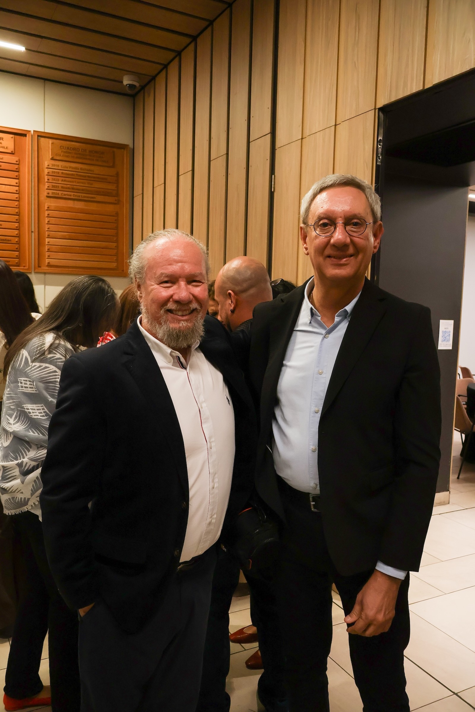 Paul Anwandter con colega