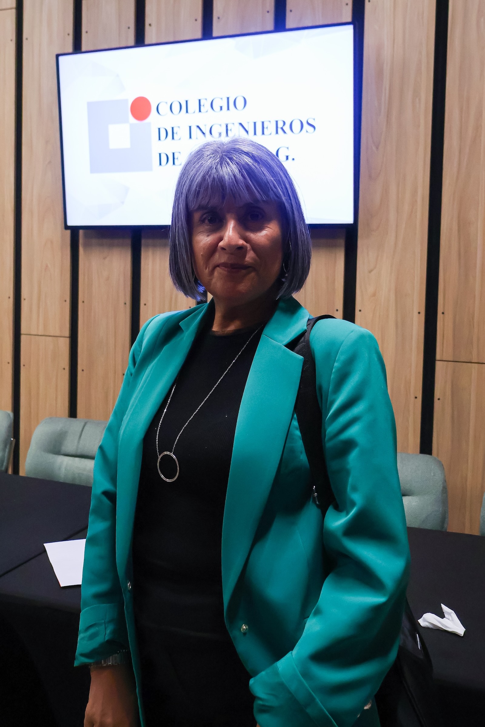 Brindis frente al salón