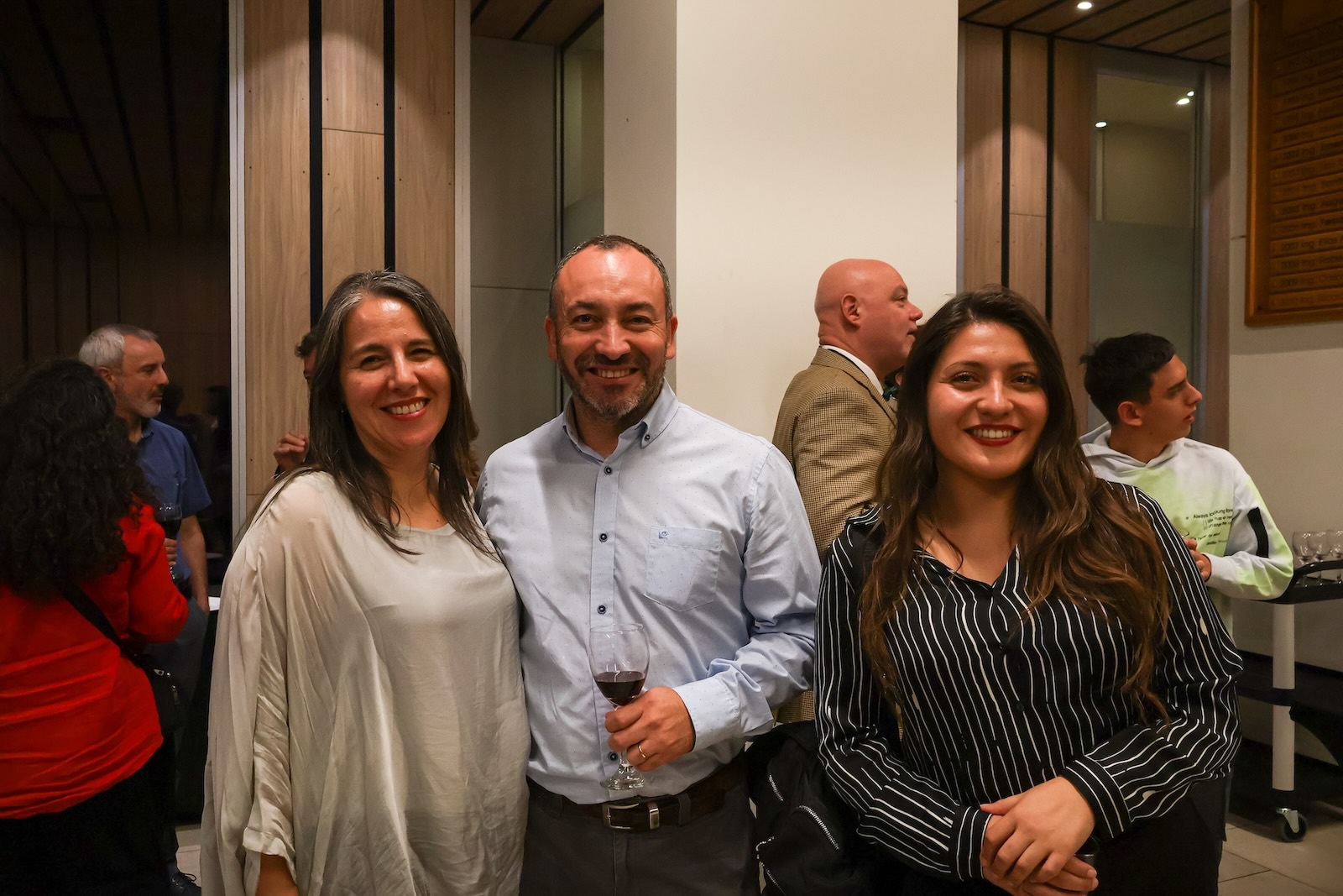 Trío con blusa rayas